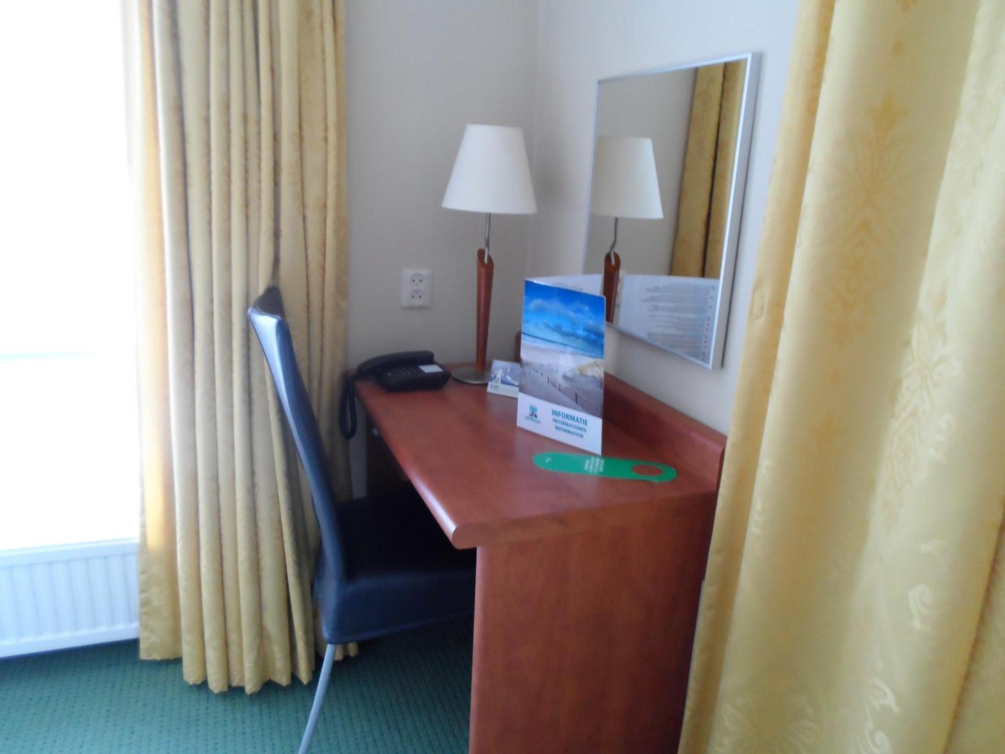 Hotel Noordzee Katwijk aan Zee Room photo